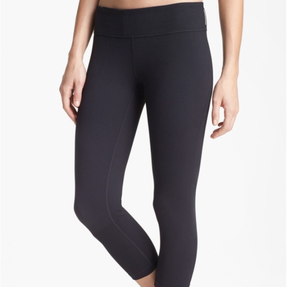 NEW Zella Live In Streamline Reversible Capris - Picture 2 of 2